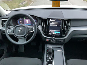 Volvo  XC 60 Momentum Pro 2WD